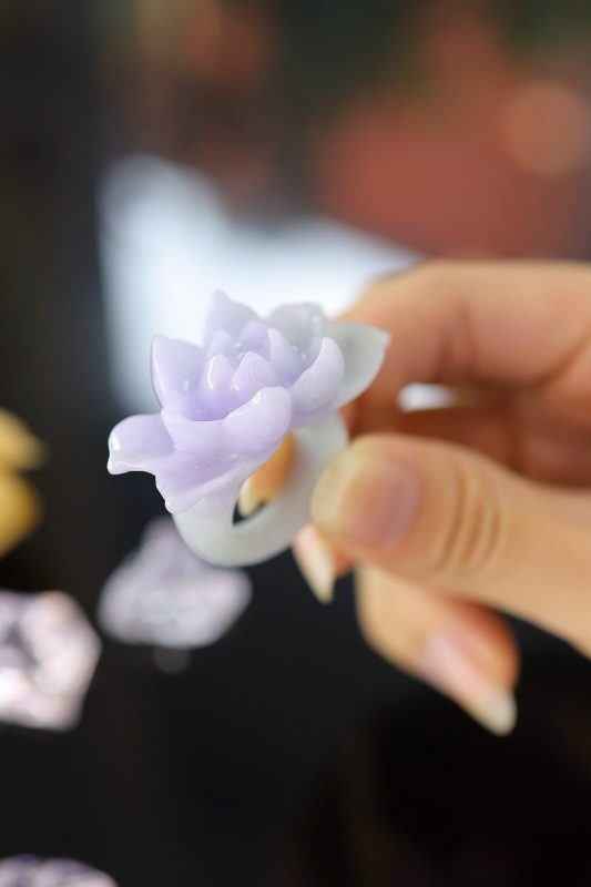 Nhẫn Ngọc Hoa Sen – Tĩnh Tại, Thuần Khiết Nhưng Vẫn Tỏa Sáng