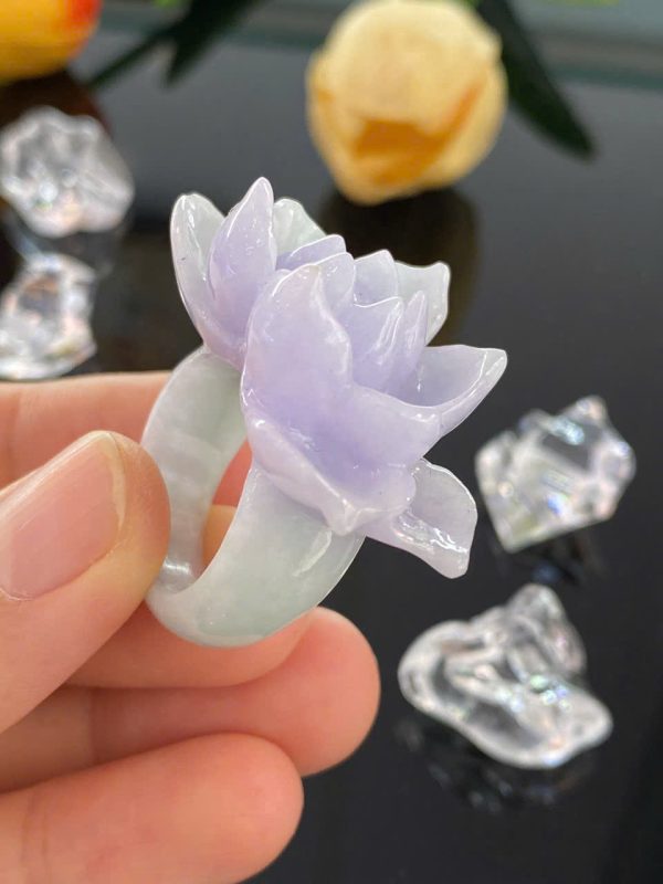Nhẫn Ngọc Hoa Sen – Tĩnh Tại, Thuần Khiết Nhưng Vẫn Tỏa Sáng