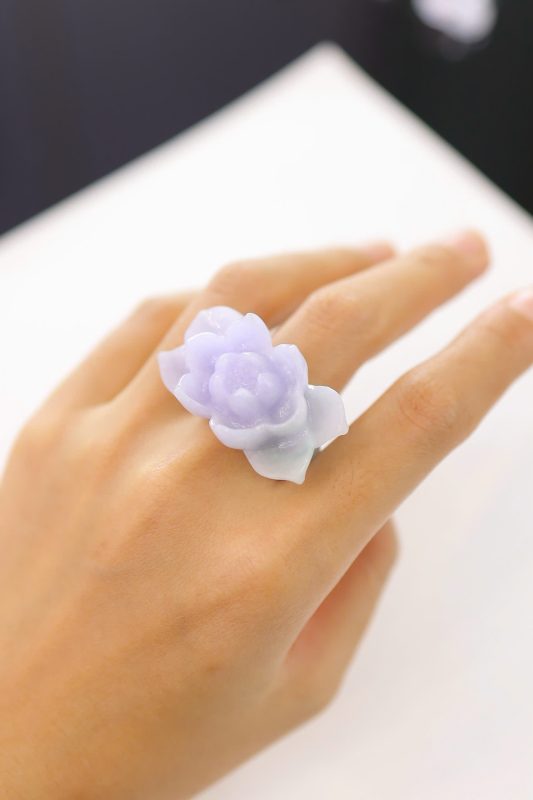 Nhẫn Ngọc Hoa Sen – Tĩnh Tại, Thuần Khiết Nhưng Vẫn Tỏa Sáng