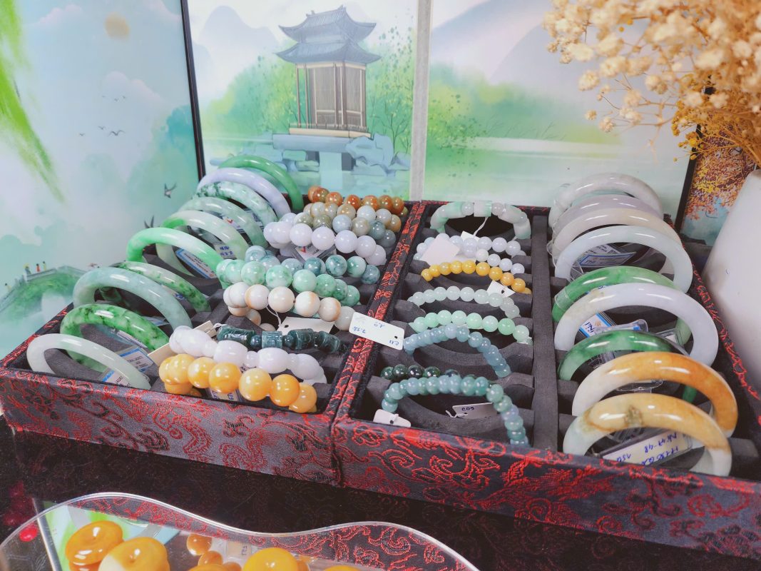 Phụ Nữ Đẹp Ở Thanh Tao, Ngọc Đẹp Ở Nội Hàm