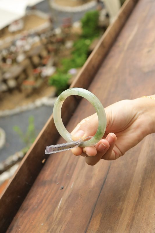 Sức Quyến Rũ Bí Ẩn Từ Ngọc