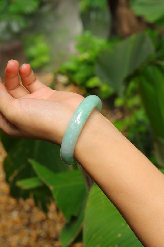 Lí Do Phụ Nữ Không Thể Bỏ Qua Cẩm Thạch Xanh Lý