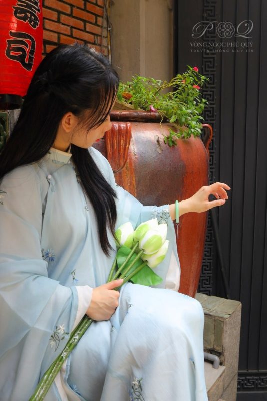 Ngọc Thiên Nhiên - Đeo Càng Lâu Càng Sáng, Ngắm Càng Đẹp Càng Sang