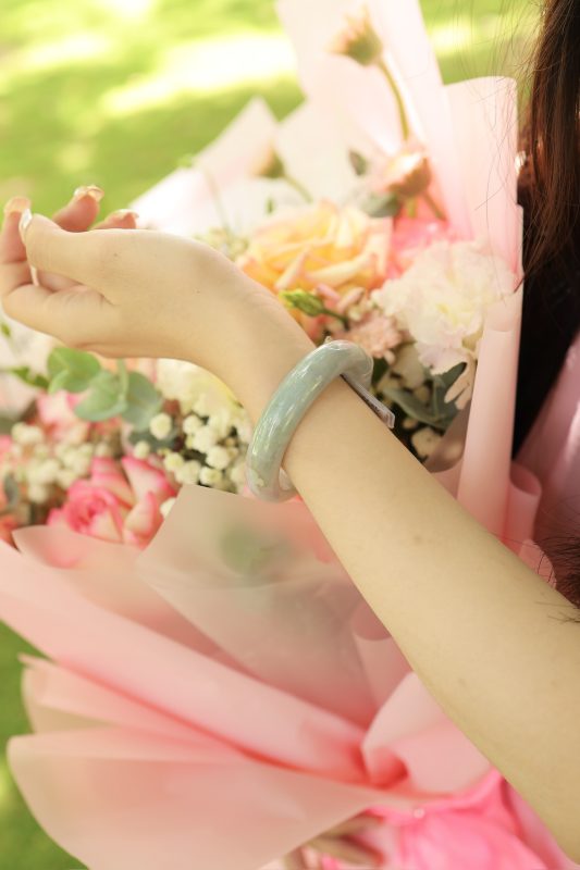 Năng Lượng Thiên Nhiên Trong Chiếc Vòng Ngọc