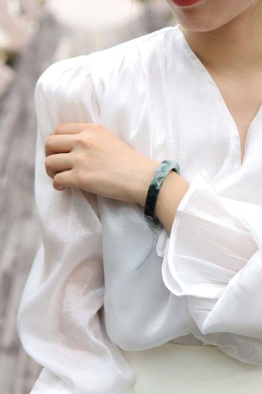 Vì Sao Ở Gần Ngọc Lại Khiến Tâm Trí An Lành, Sức Khỏe Cải Thiện?