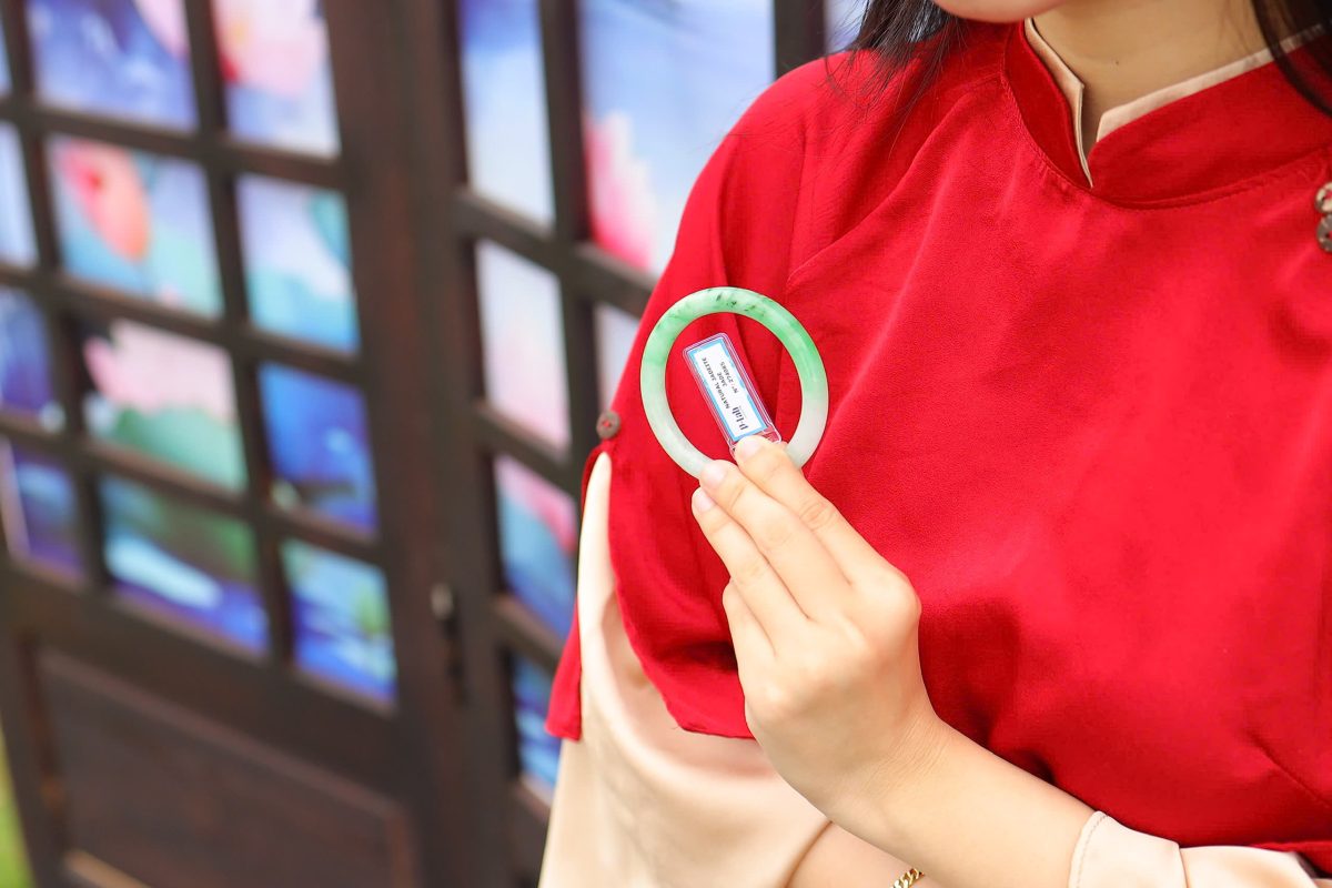 Vì Sao Ở Gần Ngọc Lại Khiến Tâm Trí An Lành, Sức Khỏe Cải Thiện?