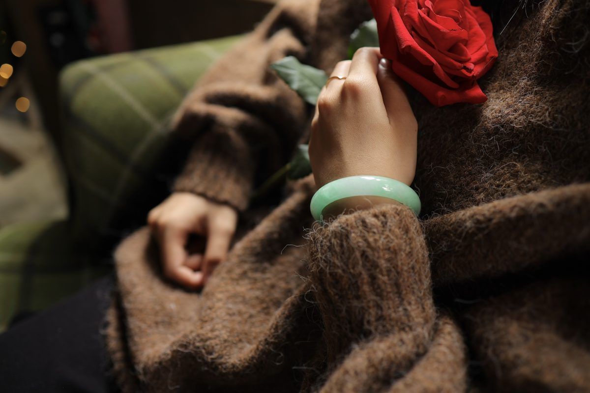 Tại Sao Người Xưa Có Câu “Ngọc Đẹp Vạn Người Mê”?